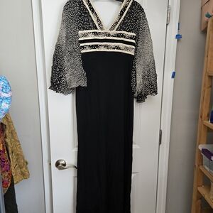 Nina Leonard Black and Cream Long Sleeve Dress